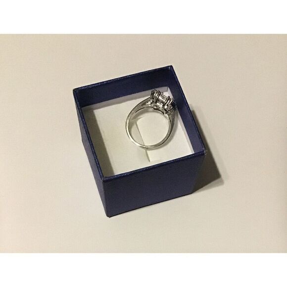 Stunning 3 Ct. Multi-Cut Sim Diamond Cluster Bridal Ring Sz 8 - Picture 3 of 4